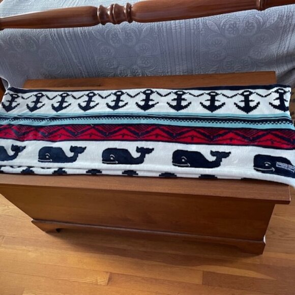 VINEYARD VINES Fair Isle Fleece Blanket Throw Navy Red White Whale Print - Picture 5 of 11